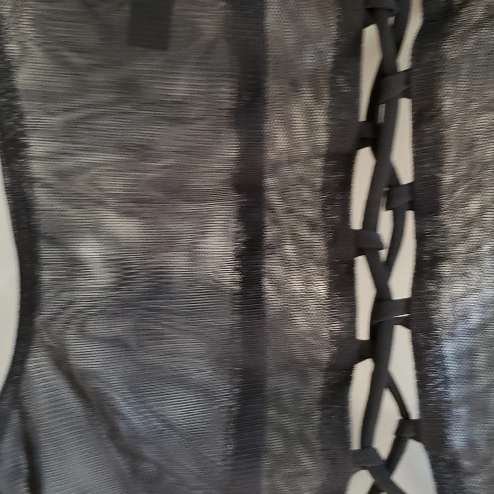 NWOT  City Studio midriff back lace up top. - Picture 7 of 10